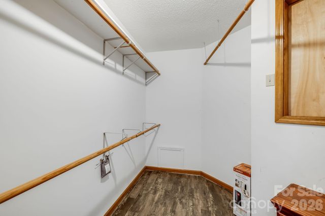 169 Viking Trail, Hendersonville, NC 28739