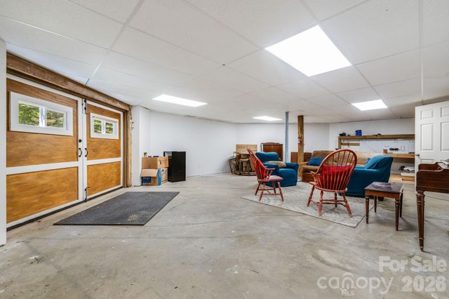 169 Viking Trail, Hendersonville, NC 28739