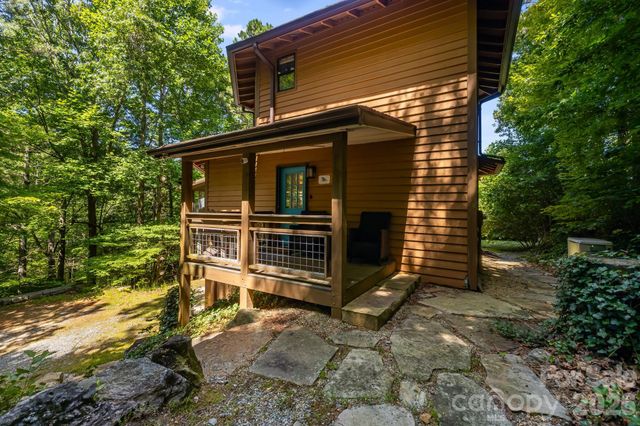 169 Viking Trail, Hendersonville, NC 28739