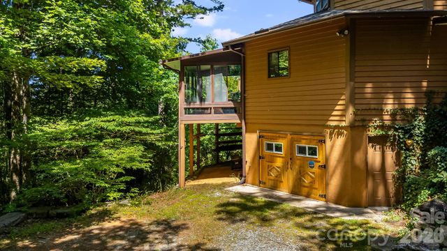 169 Viking Trail, Hendersonville, NC 28739