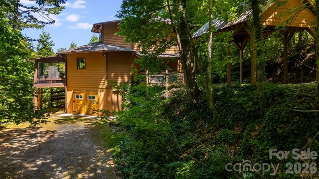 169 Viking Trail, Hendersonville, NC 28739