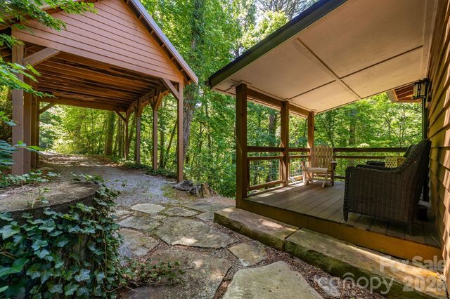 169 Viking Trail, Hendersonville, NC 28739