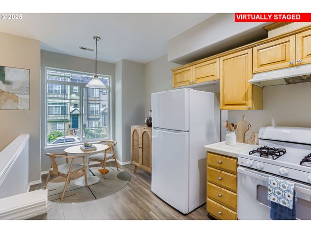 17083 Sw BERKELEY Ln, Beaverton, OR 97003