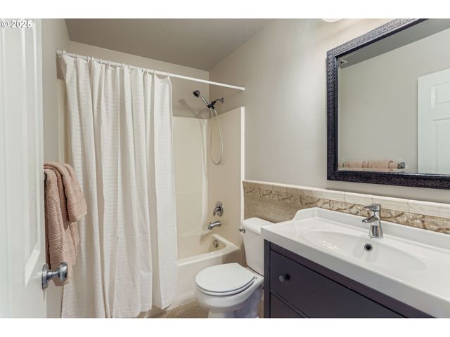 17083 Sw BERKELEY Ln, Beaverton, OR 97003