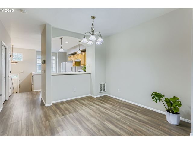 17083 Sw BERKELEY Ln, Beaverton, OR 97003