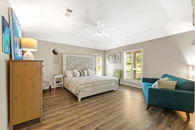 57 Lake Forest Circle, Conroe, TX 77384