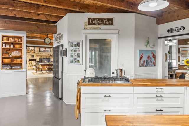 7174 White Oak Valley Road, Mcdonald, TN 37353