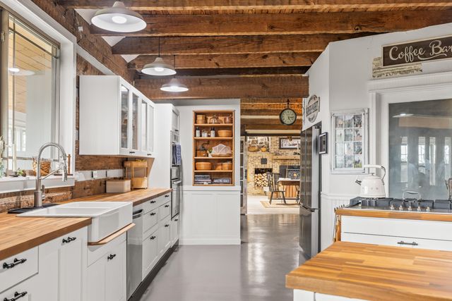 7174 White Oak Valley Road, Mcdonald, TN 37353