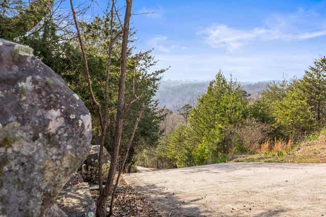 7174 White Oak Valley Road, Mcdonald, TN 37353