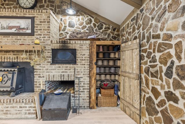 7174 White Oak Valley Road, Mcdonald, TN 37353