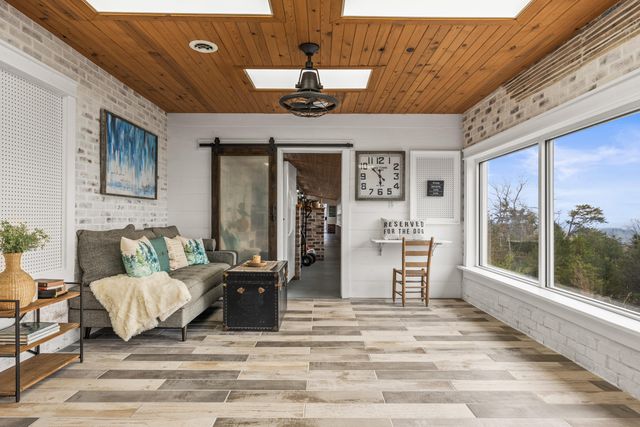 7174 White Oak Valley Road, Mcdonald, TN 37353