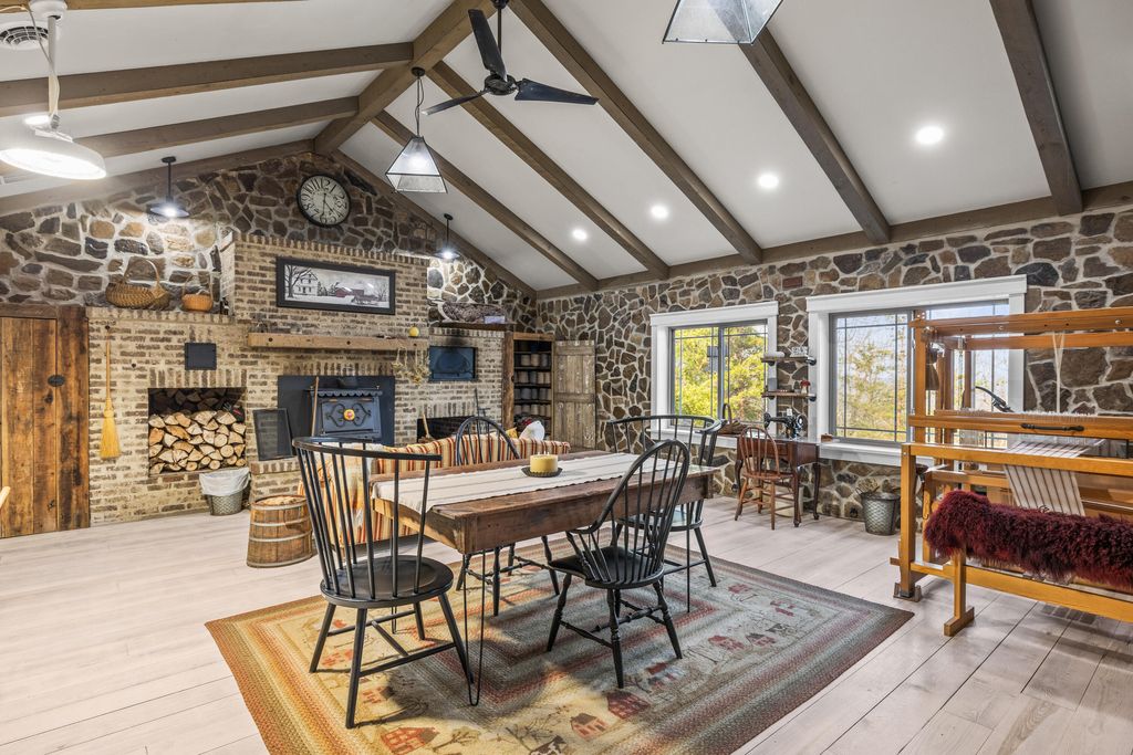 7174 White Oak Valley Road, Mcdonald, TN 37353