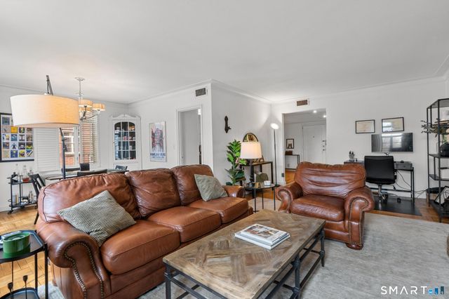 869 Farmington Avenue 205, West Hartford, CT 06119