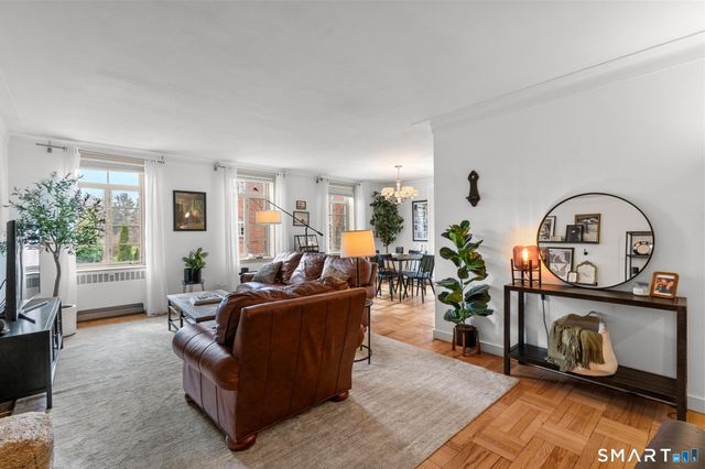 869 Farmington Avenue 205, West Hartford, CT 06119