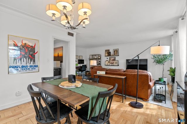 869 Farmington Avenue 205, West Hartford, CT 06119