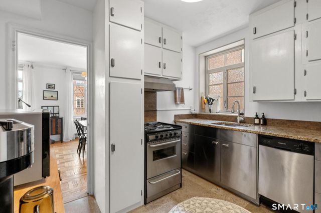 869 Farmington Avenue 205, West Hartford, CT 06119