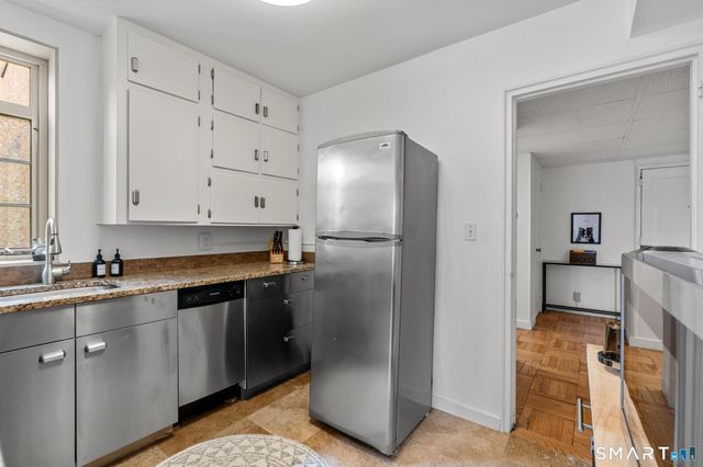 869 Farmington Avenue 205, West Hartford, CT 06119