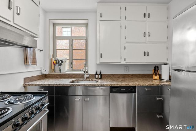 869 Farmington Avenue 205, West Hartford, CT 06119