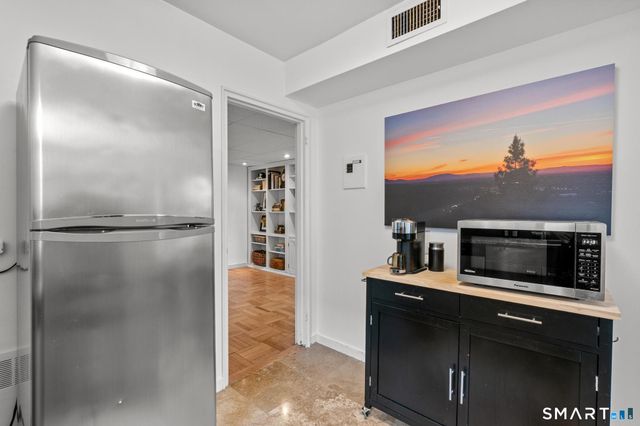 869 Farmington Avenue 205, West Hartford, CT 06119