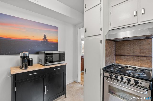 869 Farmington Avenue 205, West Hartford, CT 06119