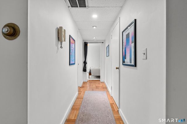 869 Farmington Avenue 205, West Hartford, CT 06119