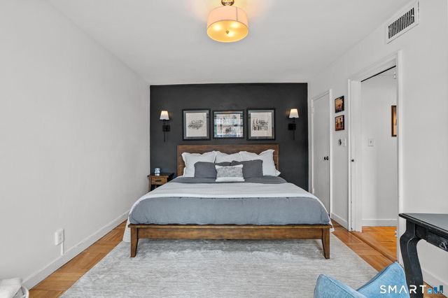 869 Farmington Avenue 205, West Hartford, CT 06119