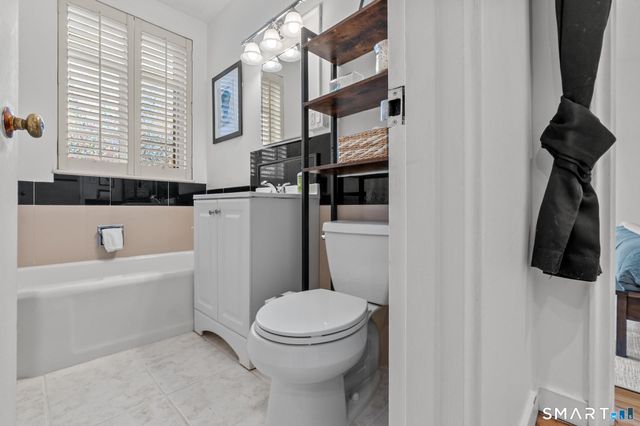 869 Farmington Avenue 205, West Hartford, CT 06119