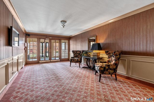 869 Farmington Avenue 205, West Hartford, CT 06119