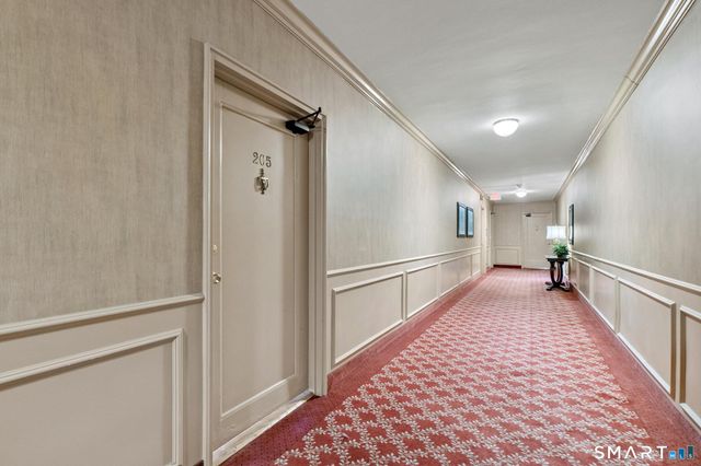 869 Farmington Avenue 205, West Hartford, CT 06119