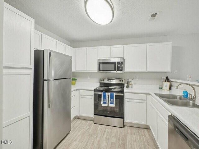 215 William Penn Plaza 3br, Durham, NC 27704