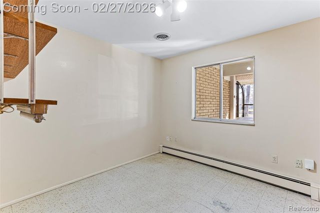 35840 Oakwood Lane, Westland, MI 48186