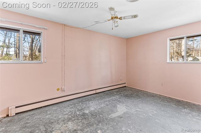 35840 Oakwood Lane, Westland, MI 48186