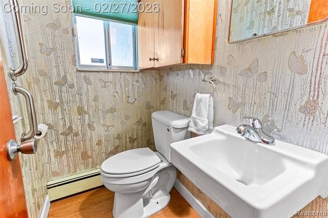 35840 Oakwood Lane, Westland, MI 48186