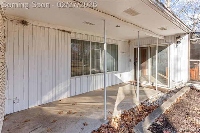 35840 Oakwood Lane, Westland, MI 48186