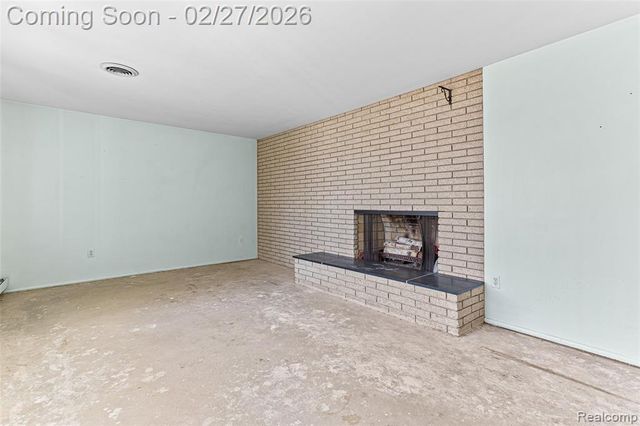 35840 Oakwood Lane, Westland, MI 48186