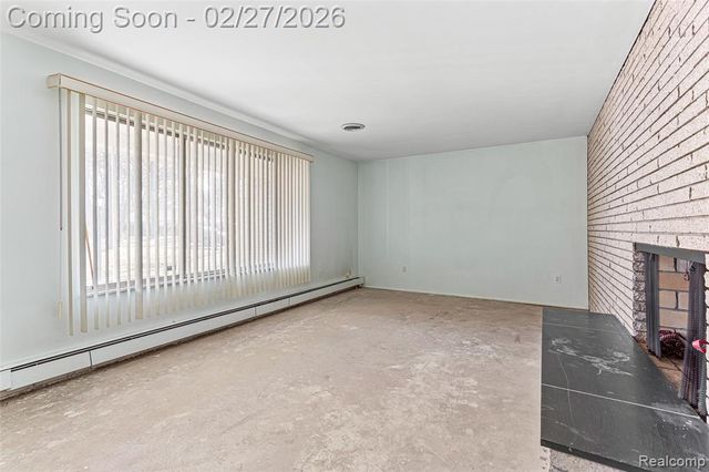 35840 Oakwood Lane, Westland, MI 48186