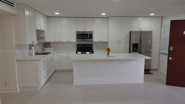 13455 SW 9th Ct 113J, Pembroke Pines, FL 33027