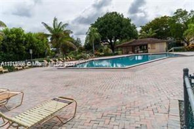 13455 SW 9th Ct 113J, Pembroke Pines, FL 33027