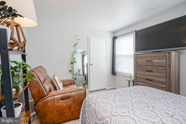 5 KENT PL, Sewell, NJ 08080