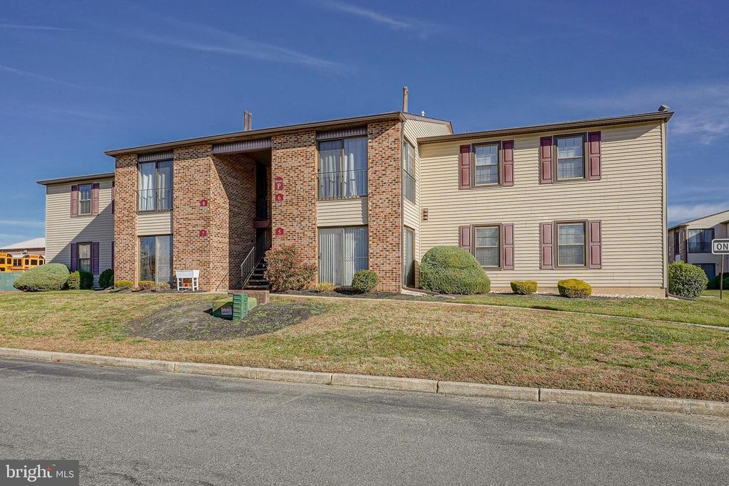 5 KENT PL, Sewell, NJ 08080