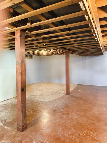 419 Ferris Street, Dixon, IL 61021