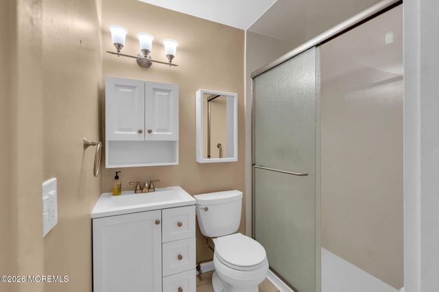 3 Pine Street B, Toms River, NJ 08757