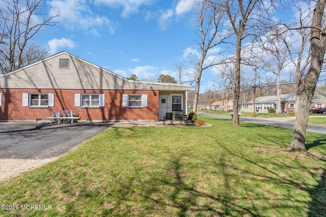 3 Pine Street B, Toms River, NJ 08757