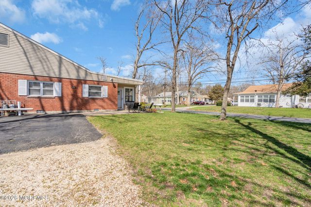 3 Pine Street B, Toms River, NJ 08757