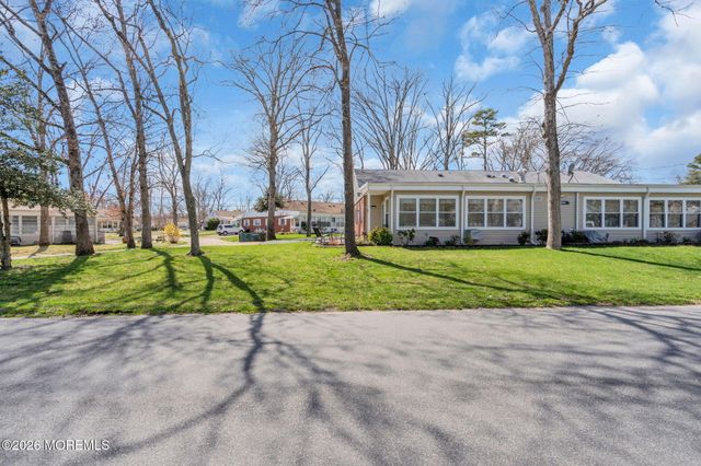 3 Pine Street B, Toms River, NJ 08757