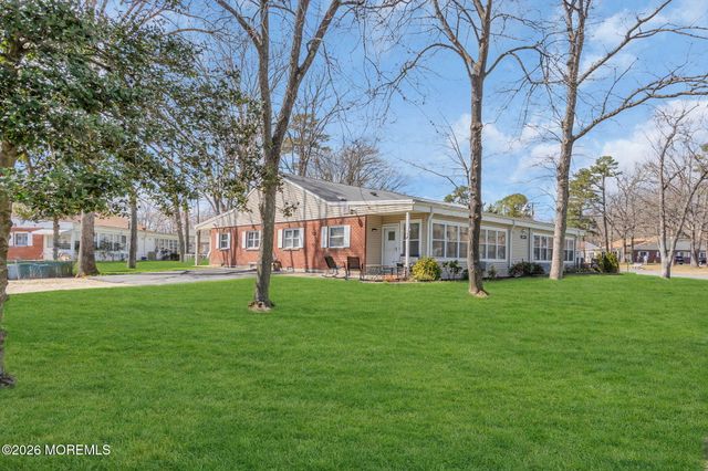 3 Pine Street B, Toms River, NJ 08757