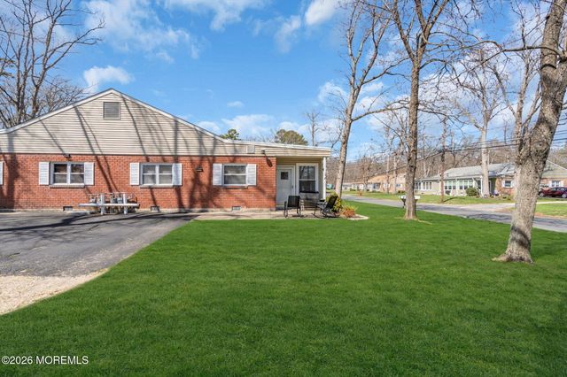 3 Pine Street B, Toms River, NJ 08757