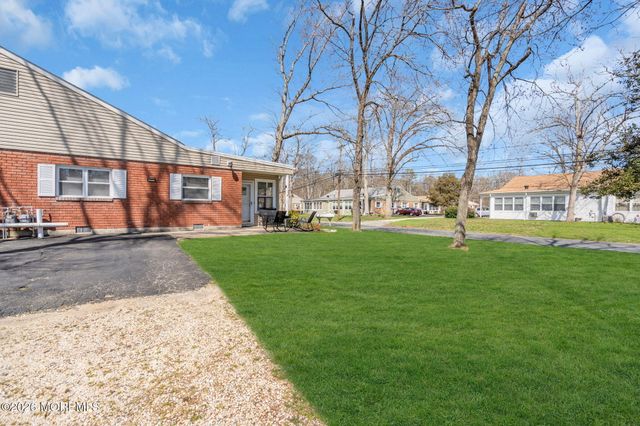 3 Pine Street B, Toms River, NJ 08757