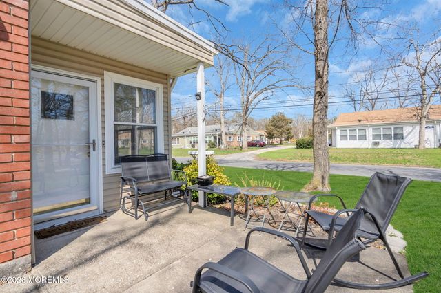 3 Pine Street B, Toms River, NJ 08757