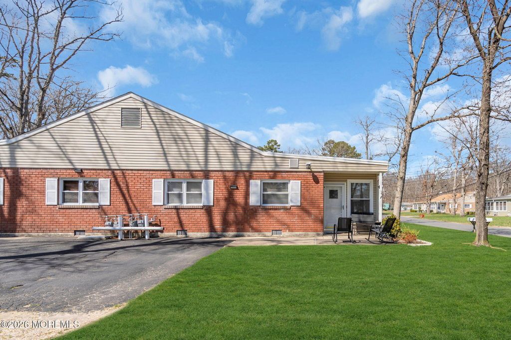 3 Pine Street B, Toms River, NJ 08757